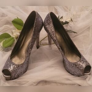 4/$25  GUESS Silver Glitter Heels Used